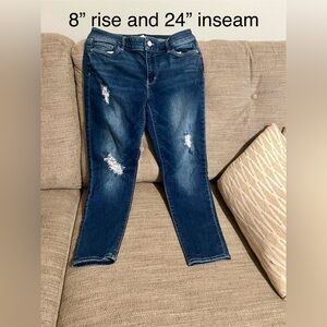 White House Black‎ Market Distressed Crop Jeans Size 4